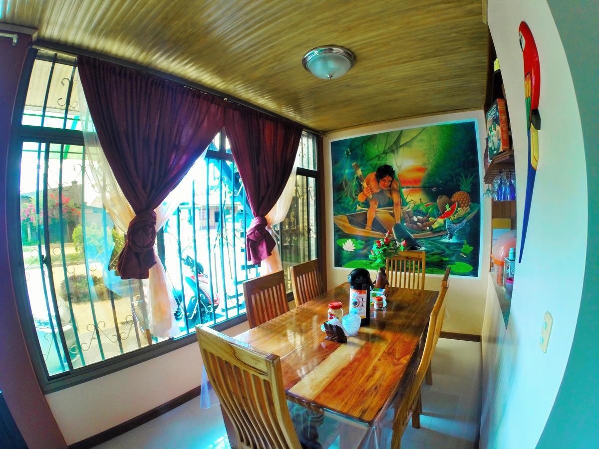 Hostal La Esperanza Leticia Exterior photo